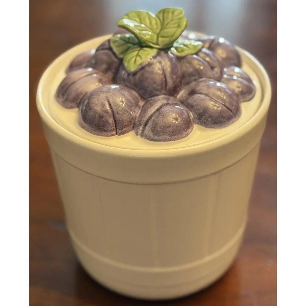 Vintage Pfaltzgraff Treasure Craft Hopscotch Plum Canister Ceramic Fruit‎ 7